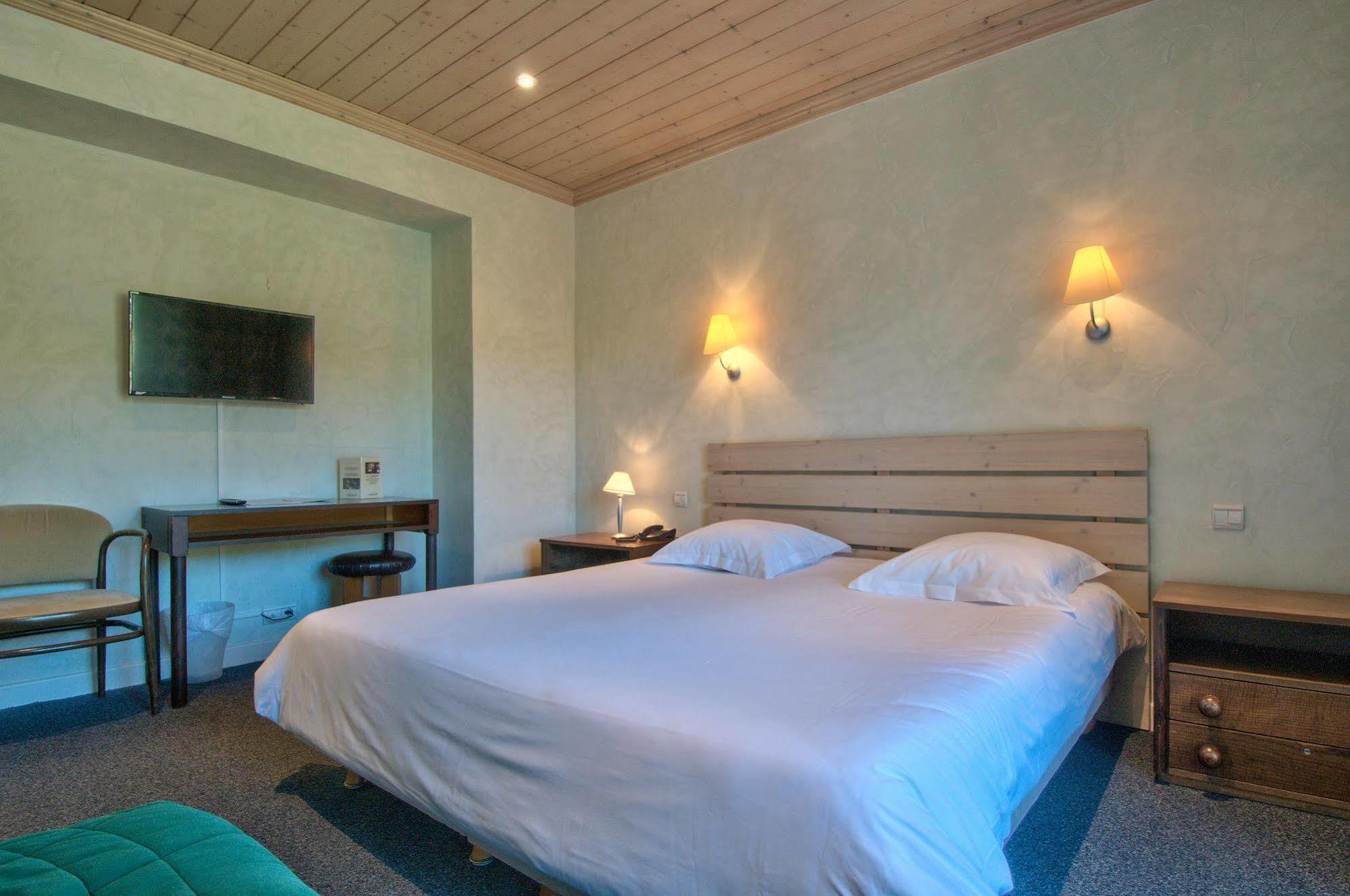 טלואר Hotel Du Lac מראה חיצוני תמונה